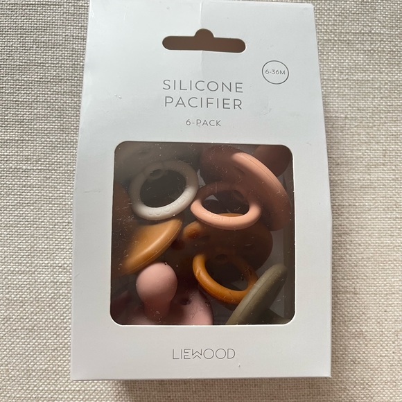 ✨ Liewood Paula Pacifiers • lot of 6 ✨ - Picture 2 of 4